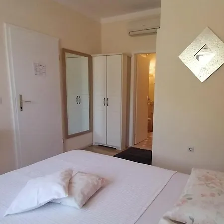 Pensjonat Jakirusa 3 3*