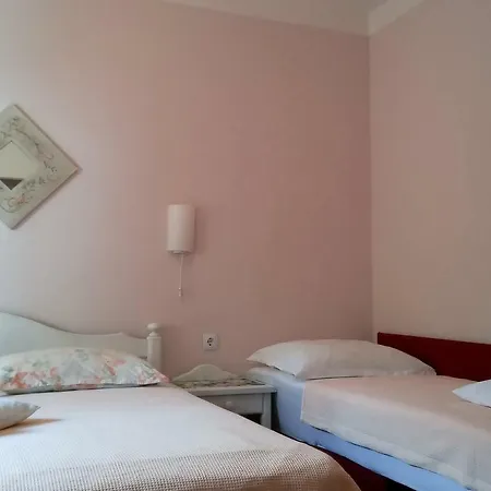 Jakirusa 3 Accommodation 3*