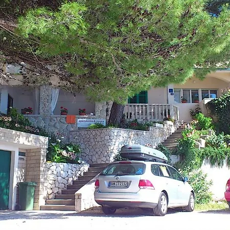 Jakirusa 3 Accommodation Guest house